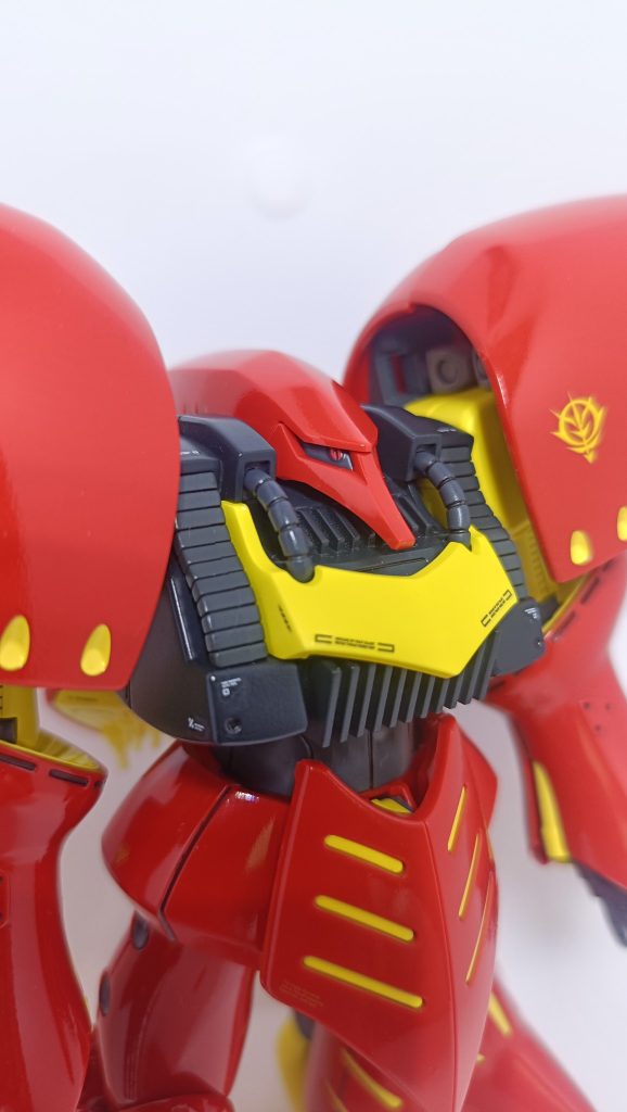 ツインアイはキャンディ塗装しました！黄色の部分は成型色よりも少し黄色を濃く調色しました。