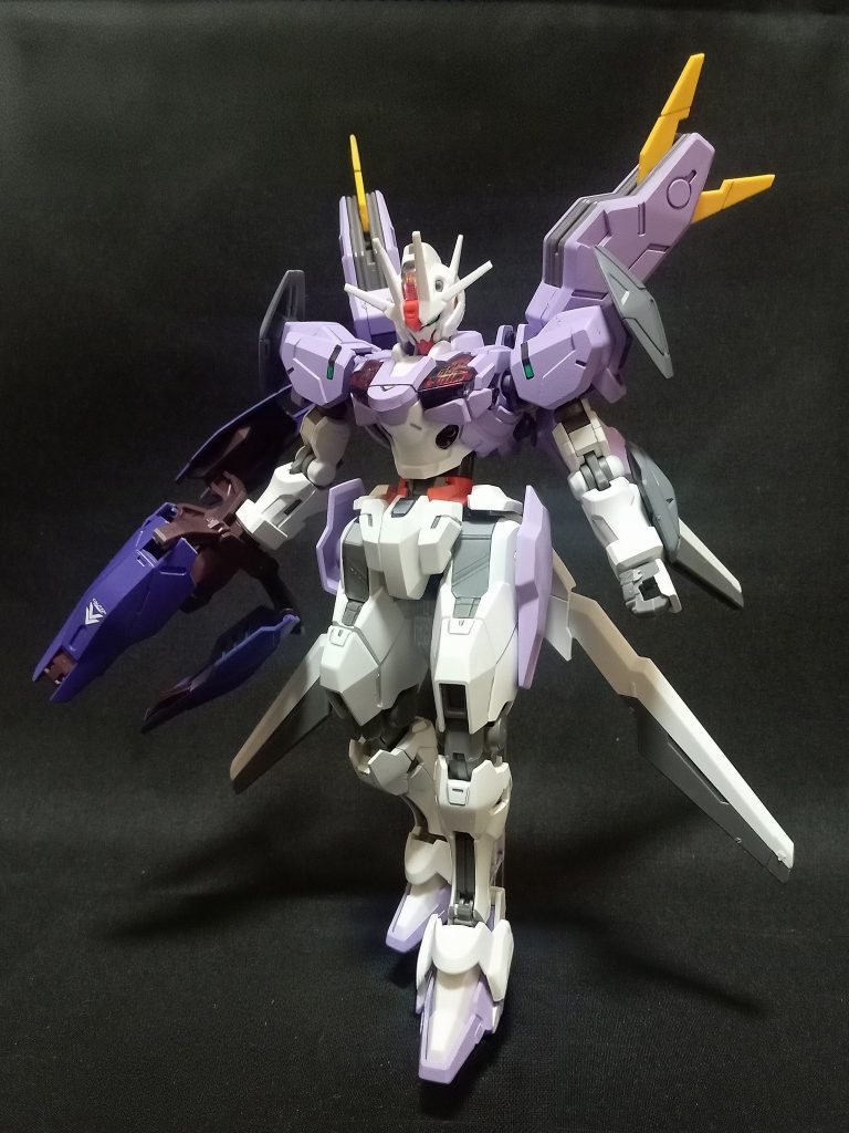 かつて呪いと呼ばれたガンダムの技術を、未来への希望へ変えるという願いも込められている…という妄想設定です