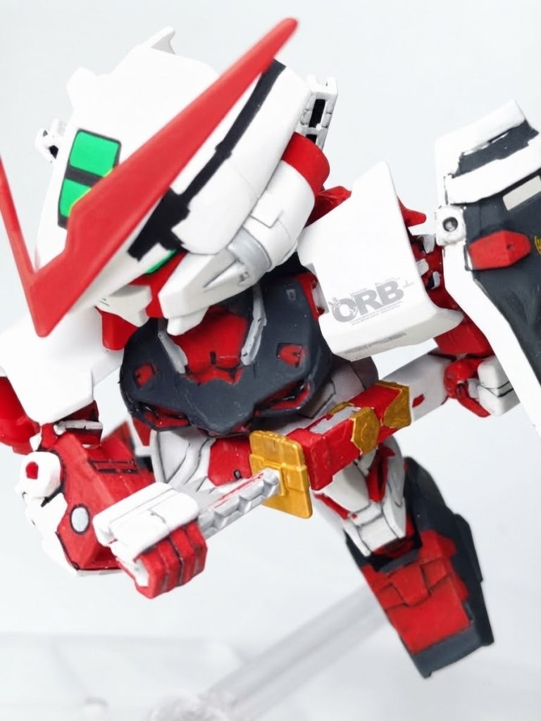 ガーベラストレート菊一文字を英語にしたのか！とえらい納得した武器名ですね（笑）刀身に比べて鞘の塗り分け難易度の高さがエグかったですね…マスキングもうまくいかず何度か塗り直しました…