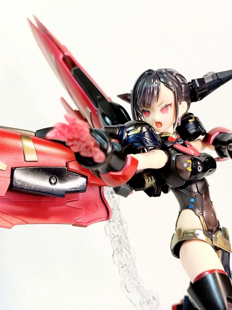 ダークネスフィンガー！右のダークネスフィンガーはシルバーをドライブラシして、透明度を落として質感を変えました。（左のダークネスフィンガーは、同じ加工は躊躇ってますね）