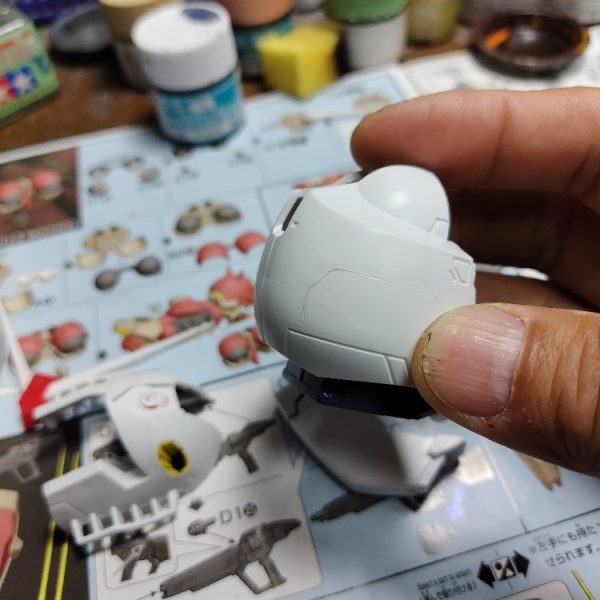 あまりに大きいのにのっぺりなので苦手意識からほとんどやってなかったスジボリを久しぶりに。プラバンディテールも追加しようかなぁ。