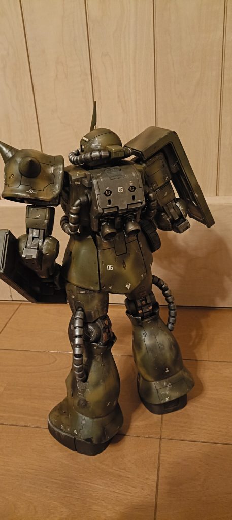 　久しぶりの大型キットの作成でしたがとても楽しかったです。子供向けのものでもあるので、内部フレームがなかったり合わせ目が多く出たりしますがとても満足する品でした。