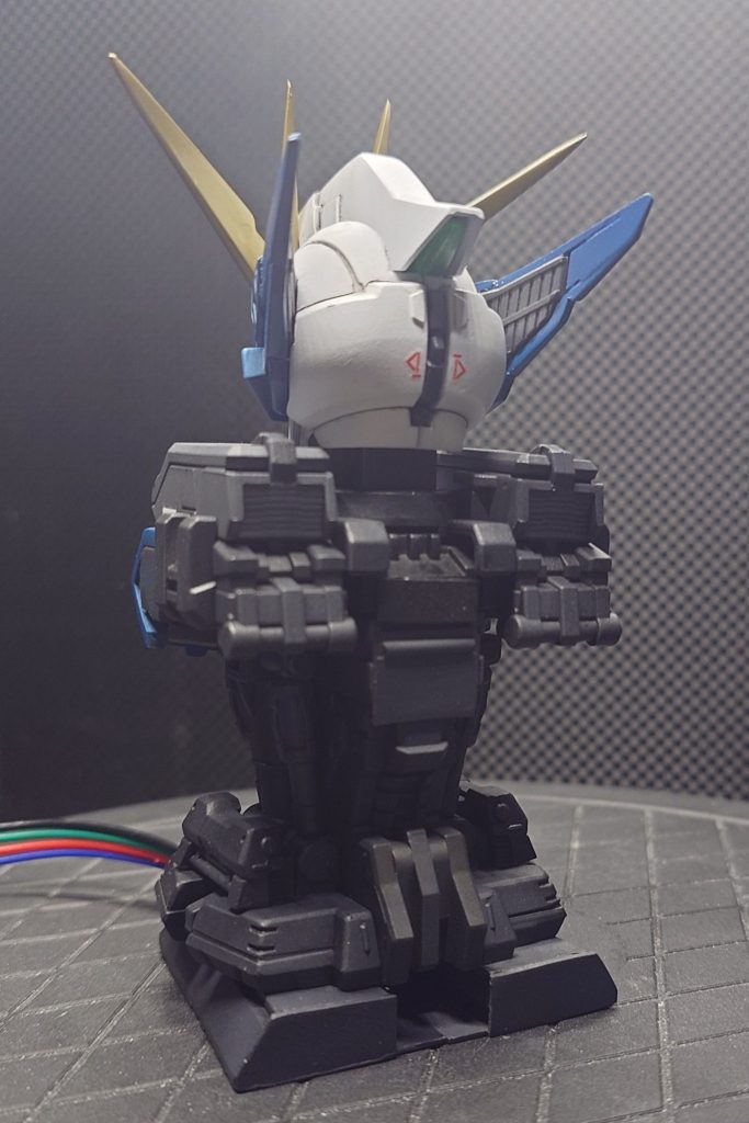 バックショットです元のルミナスユニット挿入場所については光が漏れないよう、プラ板で塞ぎました