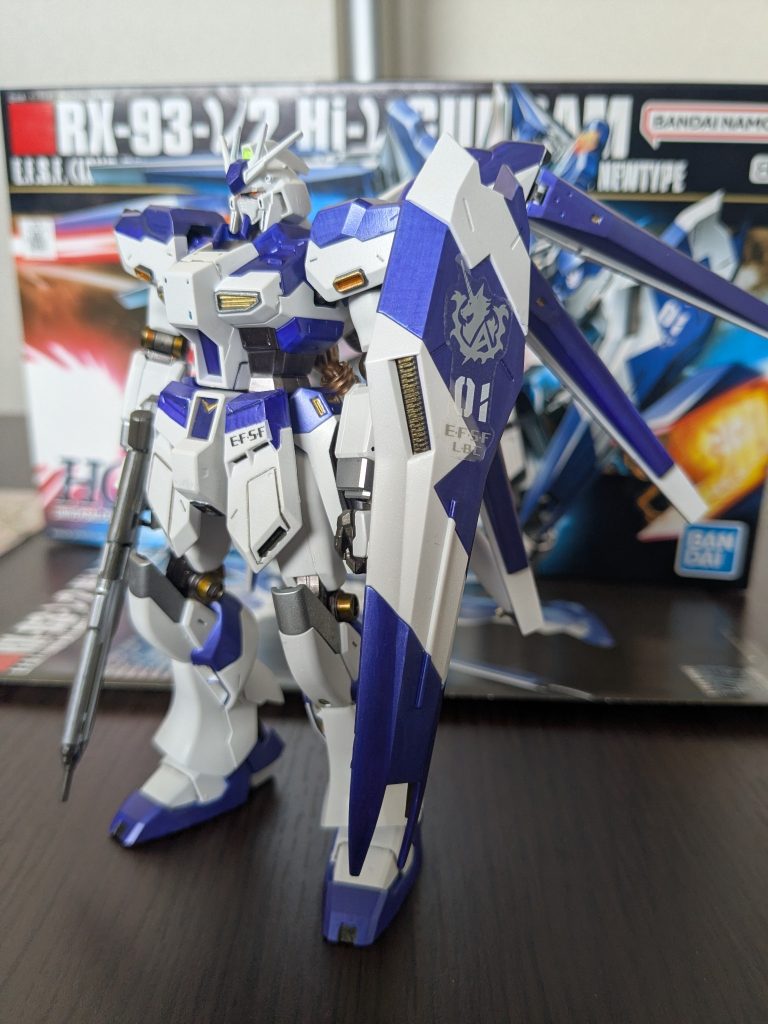フロントビューです。題名の通りメタルロボット魂のAMURO’s SPECIAL COLORを似せてつくりました。ほぼ白とライトブルーばっかりで、個人的に単色の多いキットでした。(´Д｀)ﾊｧ…