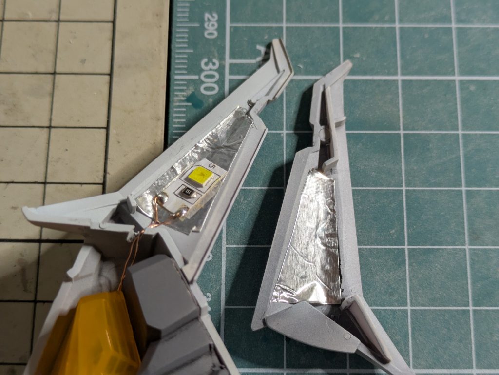 発光部にはアルミテープを張り付けて少しでも光量を上げる様にしました。効果は分かりません。