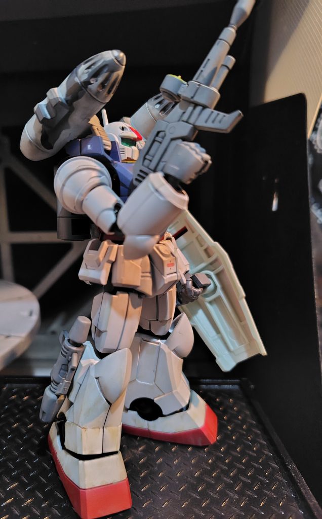 ガンダムのライフルはキャノンのライフルより射程が短いのでバランス取るためにスプレーミサイルランチャー装備。接近戦では岩をも投げるパワーがあるんだから組み付いてからの超大外刈りとかスーパーアラビアンバーグラリーバックブリーカーで敵を仕留める機体。&nbsp;