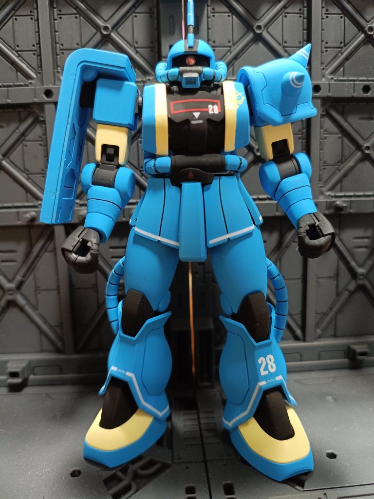 この前塗装したギャビー・ハザードのS型と同じく黄色のラインデカールが無かったので白色のラインデカールで妥協