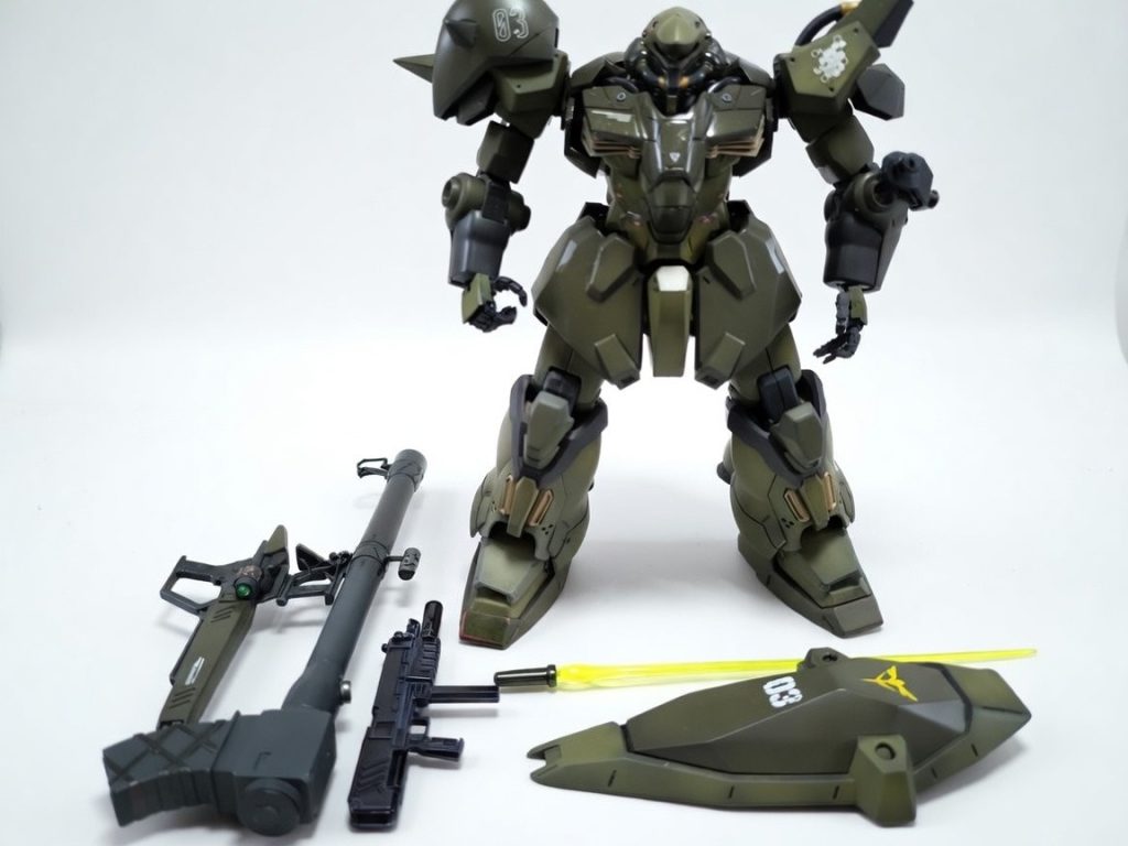 武装類です。ジークアクスドムのジャイアントバズーカジャンクパーツでGETしたザクII改のマシンガンメッサーのロングビームライフルビームサーベルシールド頭部にはメタルパーツでバルカン砲仕込みました。装備はネオジム仕込んでいるのでそのまま本体と脱着出来ます。これまでメッサーは一体目ガウマン機、各換装パーツで4形態に換装可能なミキシング機体2体目はf02で汚し仕上げ3体目はグラデーション塗装、ネオジム磁石改造で仕上げた、ネオジオン仕様機です(笑)