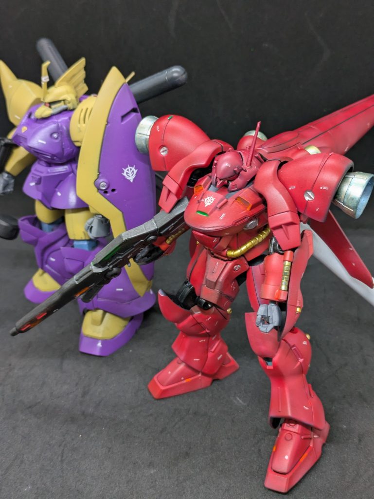 【余談(センシティブな内容を含みます)】まお艦隊のソフィア少尉のゲルググマリーネはシーマ様から譲渡された、という嘘公式設定があります。シーマ様は実はレ○ビア○だったのでは?と私は思っています。コロニーの件で性格が歪んでしまったのを抑えるため。「あんたの大事な子猫ちゃんたちから、私の好みに応えてくれそうな子を貸してくれたら、私のゲルググを渡そうじゃないか.あたしの好みはあんたなら分かるさね」そんなやりとりがあったとかないとかー。シーマ様の身長って噂では190cmくらいあるとか(ヒール込みで).私、自分の背より高い子とは経○がないので、憧れるんですよね。私が好きな女性キャラって背の高い子が多いんですよね。私もコロニー落としで歪んでしまったのかな?ソフィア「大佐がクソなのはコロニー落としとは全く関係ないですよ!」とのことです^^;