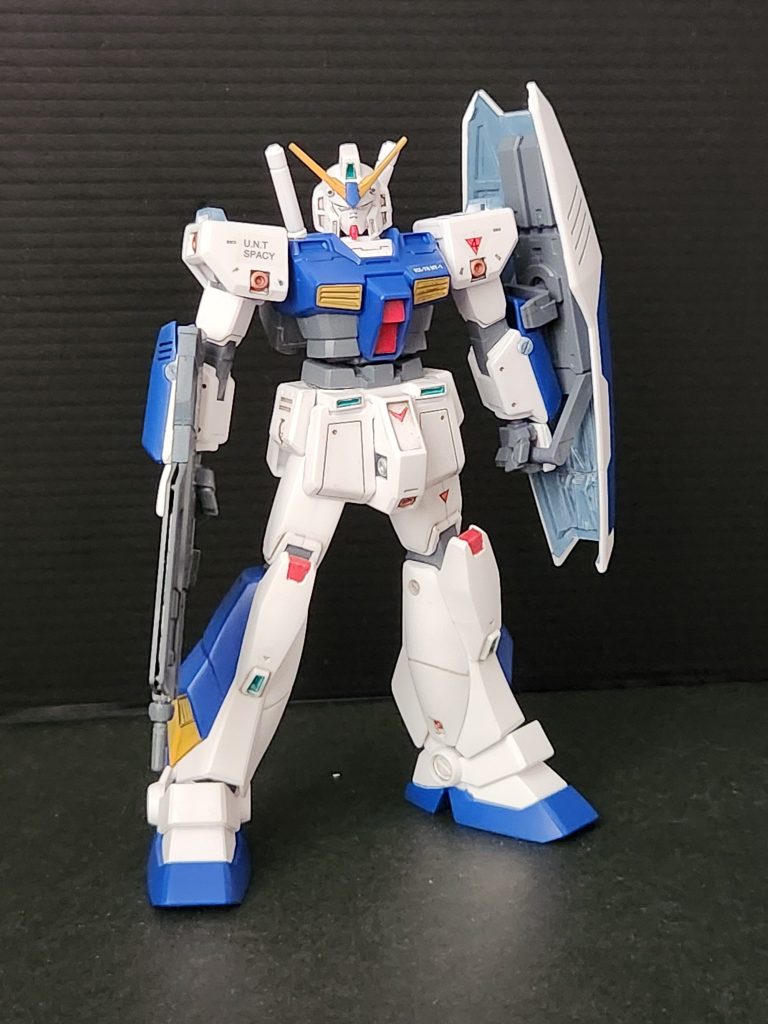 シールドの裏は流行りのアクリルマーカーで塗りました。