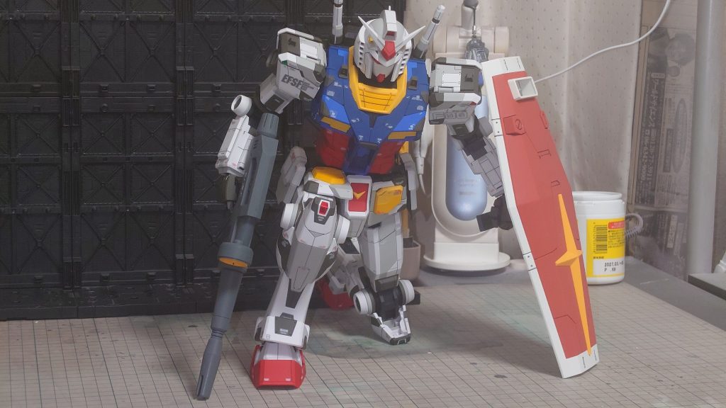 旧メガサイズガンダムのライフルとシールドを持たせてみました