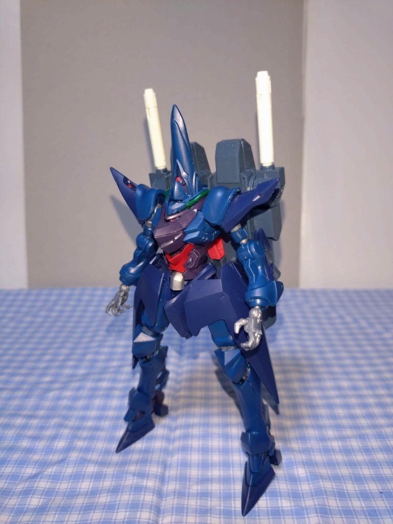 【武装】ZGMF-1392F　ハンブラビグランデハンブラビGQの作者の浜崎まほろ(millsage)が、バックパックをZZガンダムのものに置き換えるという大胆な手段で、ハンブラビGQを強化した姿。&nbsp;機体番号がコズミック・イラのものとされたのは以下の設定による;『ザフト製の量産型可変MSで、元来は早期警戒機であるZGMF-1392 ハンブラビに、爆撃機としての能力を付与したもの。ハンブラビからして、可変機の量産化を進めるにあたり、異世界“宇宙世紀”の技術を流用して設計された機体だが、その技術の出どころこそ、同じ名前の“RX-139 ハンブラビ”である。背部ビーム砲が大口径化され、さらに18連装ミサイルランチャーを2基追加された。通常の手持ち武器はフェロスカーレビームサーベルのみとなっているが、作戦に応じて、ZGMF-1000 ザクウォーリアのビーム突撃銃などを使用することもある』