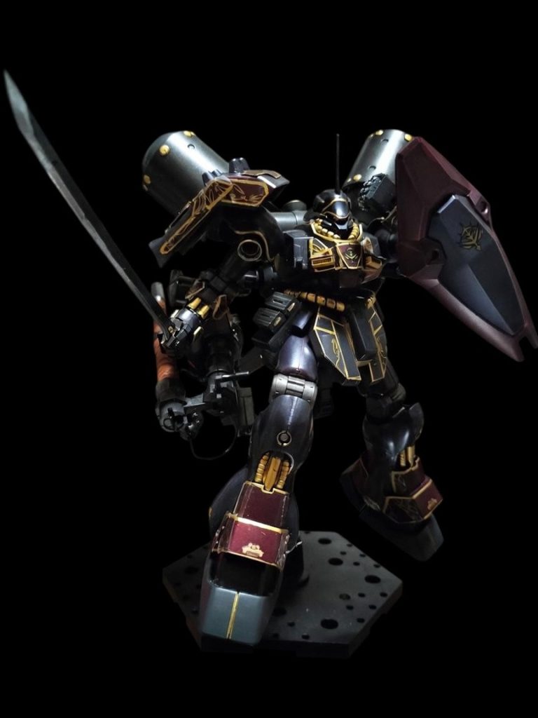機体スペック型式番号: AMS-139機体名: Nacht-DOGA(ナハト・ドーガ)機体分類: 重装型カスタムモビルスーツ所属: ジオン皇国運用部隊: 王朝親衛隊原型機: AMS-119 ギラ・ドーガ重装型頭頂高: 20.0m本体重量: 29.2t全備重量: 64.8tジェネレーター出力: 2,300kWスラスター総推力: 79,500kg装甲材質: チタン合金セラミック複合材(改修型)動力: 熱核融合炉センサー有効半径: 17,000m操縦方式: 全天周囲モニター・リニアシート主な搭乗者: ジオン皇国王室親衛隊所属エースパイロット※諸元はギラ・ドーガ重装型を参考に設定した、本機独自のIF数値。