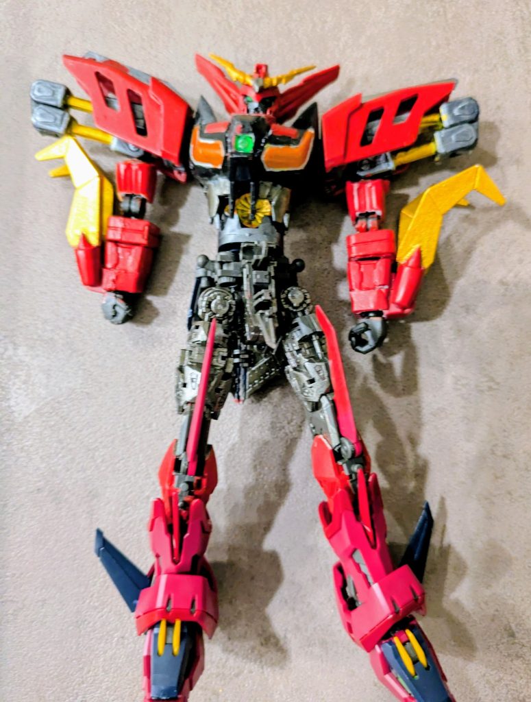 残していた写真がいいものがなかったのですが、加工としてはストライククローの爪の変更。今回はレイダーガンダムの爪から拝借。ストライククロー全般にポージングを考え腕を回収。