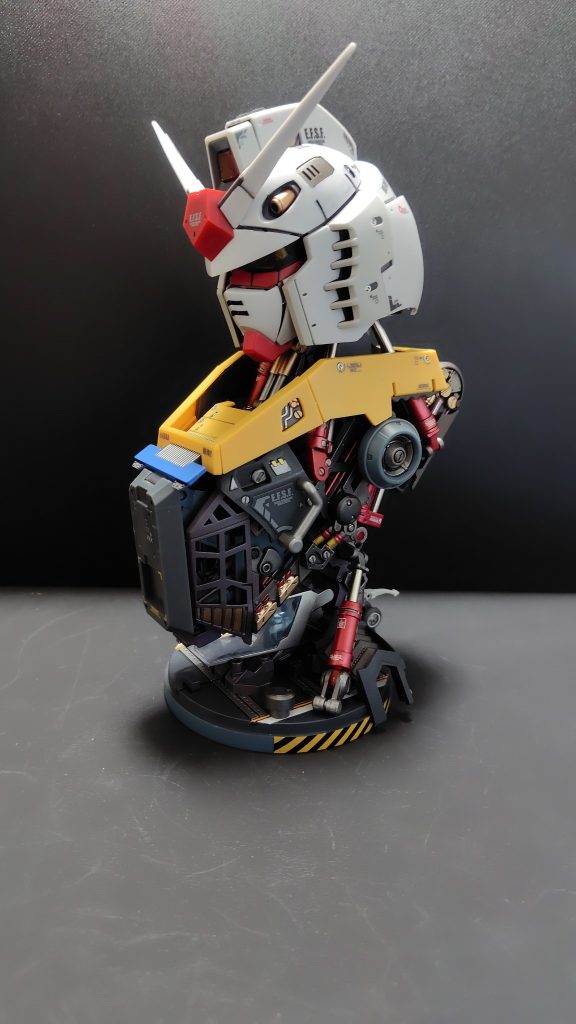 3つ合体！！いや〜、カッコイイ(gundam-kao3)これシリーズ化して欲しいなぁ。メカニカルバストも買ってましたが、こっち待とうかな？