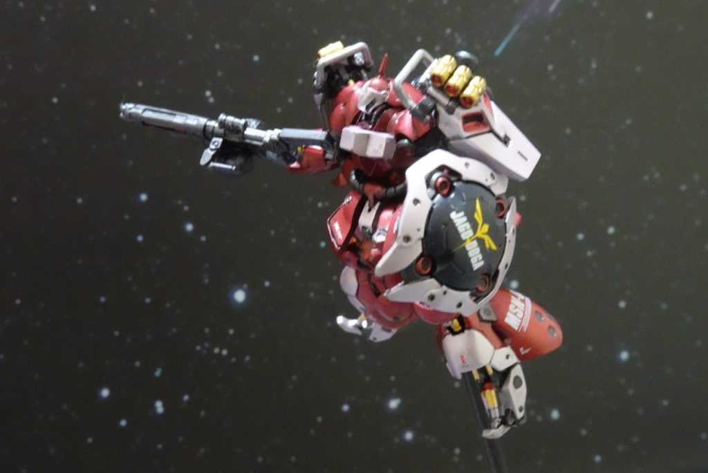 シールド部分は今回もデカールで対応！「ガンダムデカール№72ネオ・ジオン」がサイズ感バッチリです(zaku-kao6)本当に助かります！