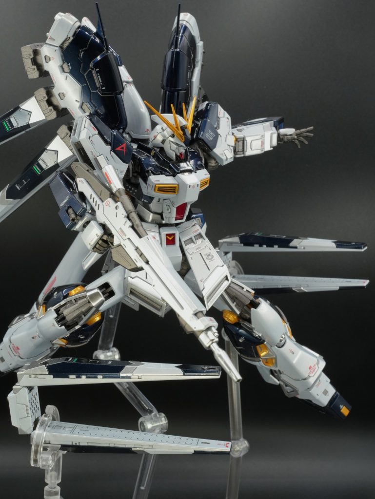 『RG Hi-νガンダム』 〜輝くシン・ホワイトキャンディ塗装をご覧あれ！〜