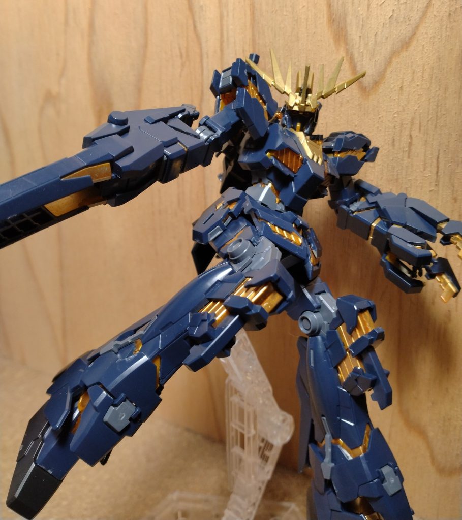 パイロットことマリーダさんなので女性らしい内股のポージングを！　（わかるかな？(zaku-kao1