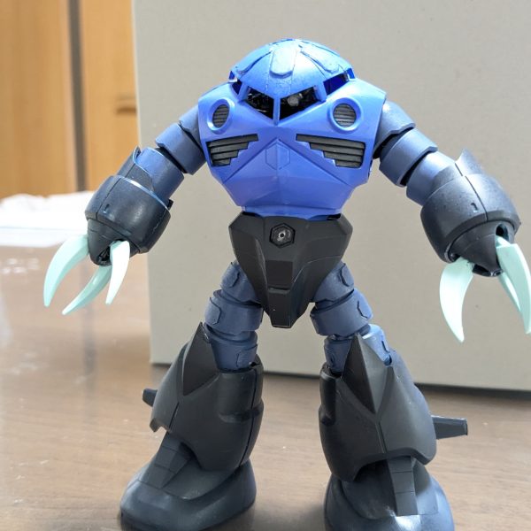 バックパック以外はカタチに乗りました。アクリルガッシュはすぐこすれてはがれますね。工作のキレイさをもっと練成しないと。（6枚目）