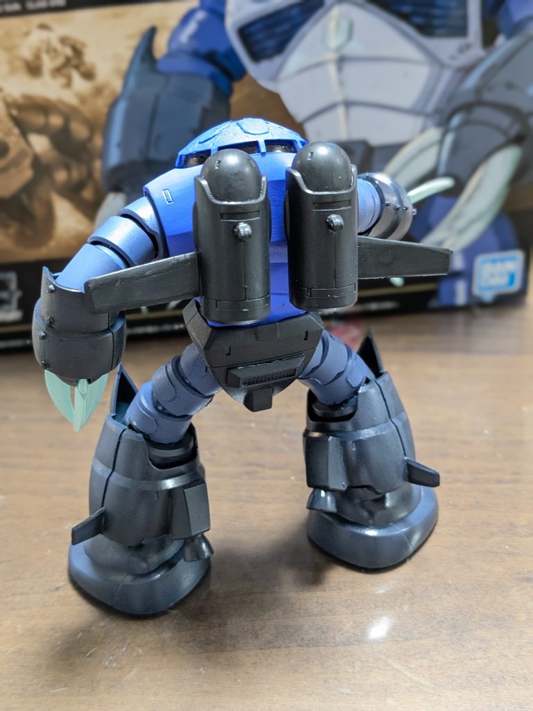 他キットの余剰パーツやらプラバンやら、1/700戦艦大和のディテールアップ用パーツなどを適当に貼り付けてます。。