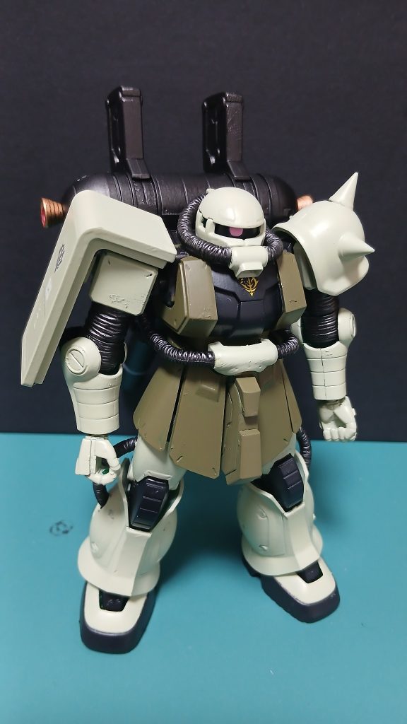 筆塗り🖌️全塗装本体→スカイ(ダックエッググリーン)胴体→ダークグリーン2バックパック→黒鉄色間接→赤鉄色胸、膝、スリッパ→ディアクティブブラックバーニア→ゴールド艶消しトップコートで仕上げました🖌️