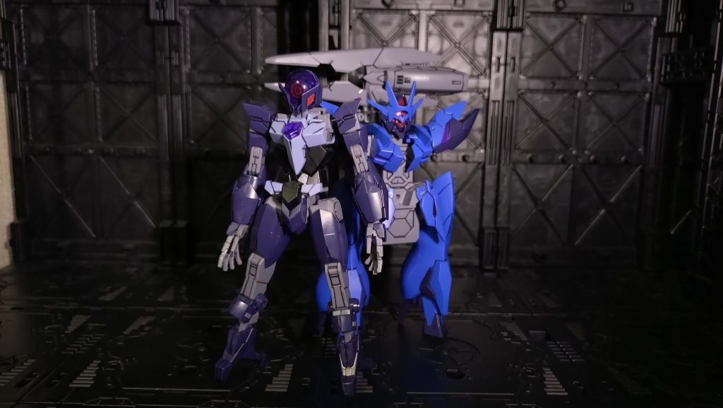 アルスコアガンダムとアルスアースアーマーヒトツメの頭部の他にバイザー型の頭部も付属しています。