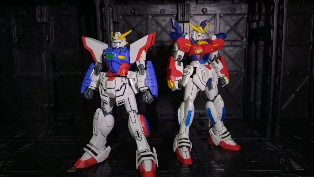シャイニングガンダムとスターバーニングガンダムのツーショット