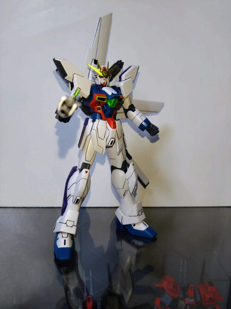カメラアイやセンサーにはMr.カラーのGXホワイトシルバー→GXメタルイエローグリーンを重ね塗りしました。