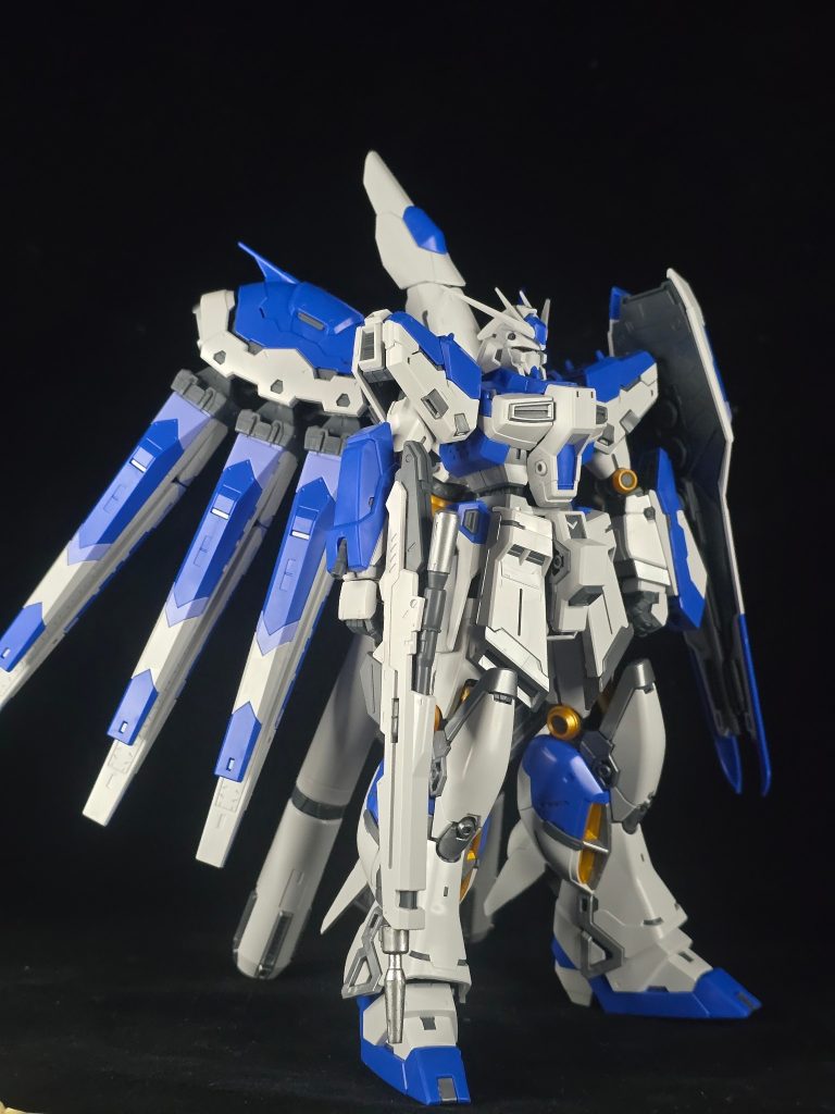 RX-93-v2 Hi-v GUNDAM–3枚目/制作者：MAN