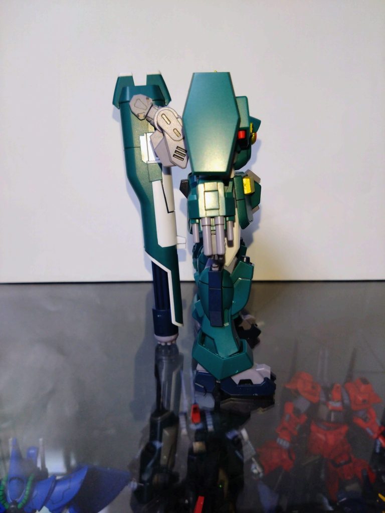 水性ホビーカラーはブラック、ガンダムレッド、ニュートラルグレー、マイティーストライクフリーダムダークブルー、メタルブラック、赤鉄色、タイヤブラックを使用しました。