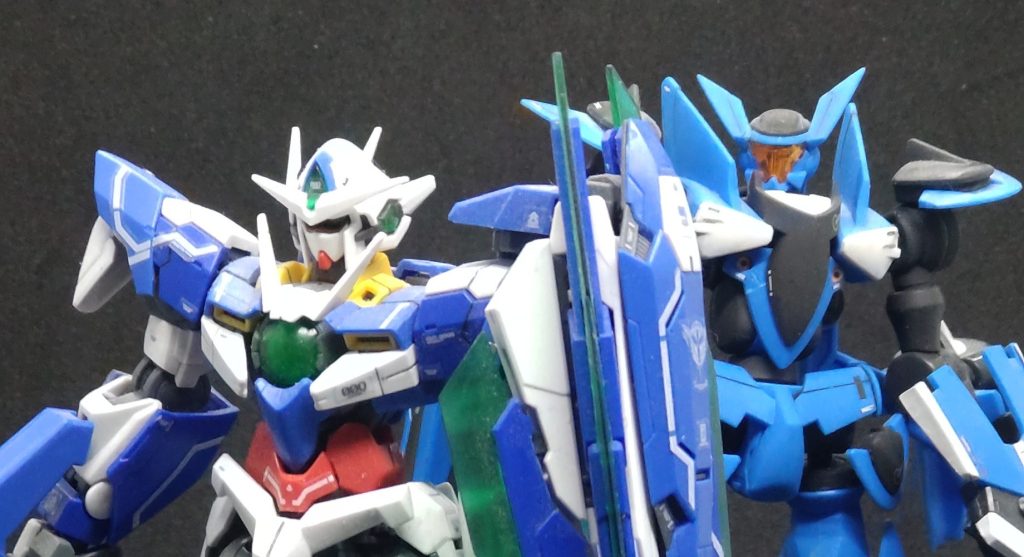 ということで、後にとんでもない理由で生きてることになったこの人と並べて。グラハムガンダム、再販あれば欲しいなぁ。