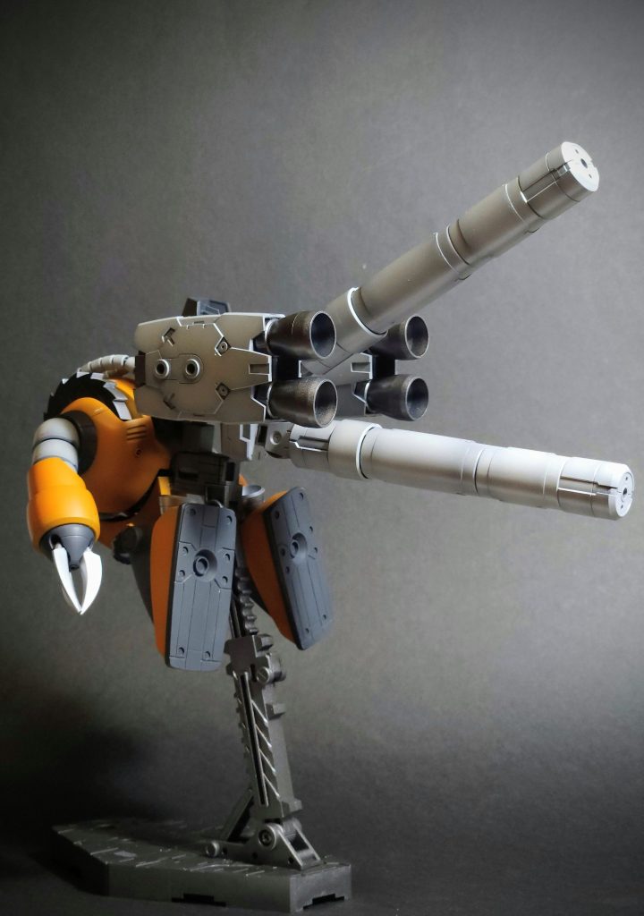 足裏もホバーから高出力バーニアへ換装されています。ディスプレイベースに乗せると足裏が見えるので、何となく足裏作りました。やっつけ仕事は良くないなと反省しています。