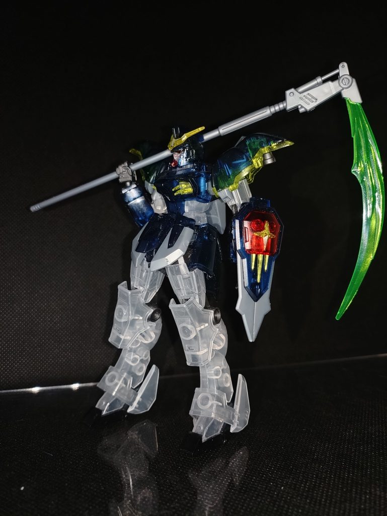 デスサイズが仮想標的として破壊されなかったパターンの世界線。ヘビーアームズやサンドロックの様に外観変化は無かったデスサイズ改として強化されているのでしょう。
