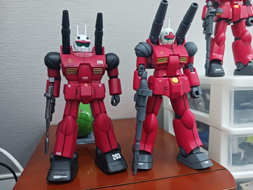 旧キット(1981年)と、リバイブ版(2015年)を並べてみました。30年の進歩って凄いです。