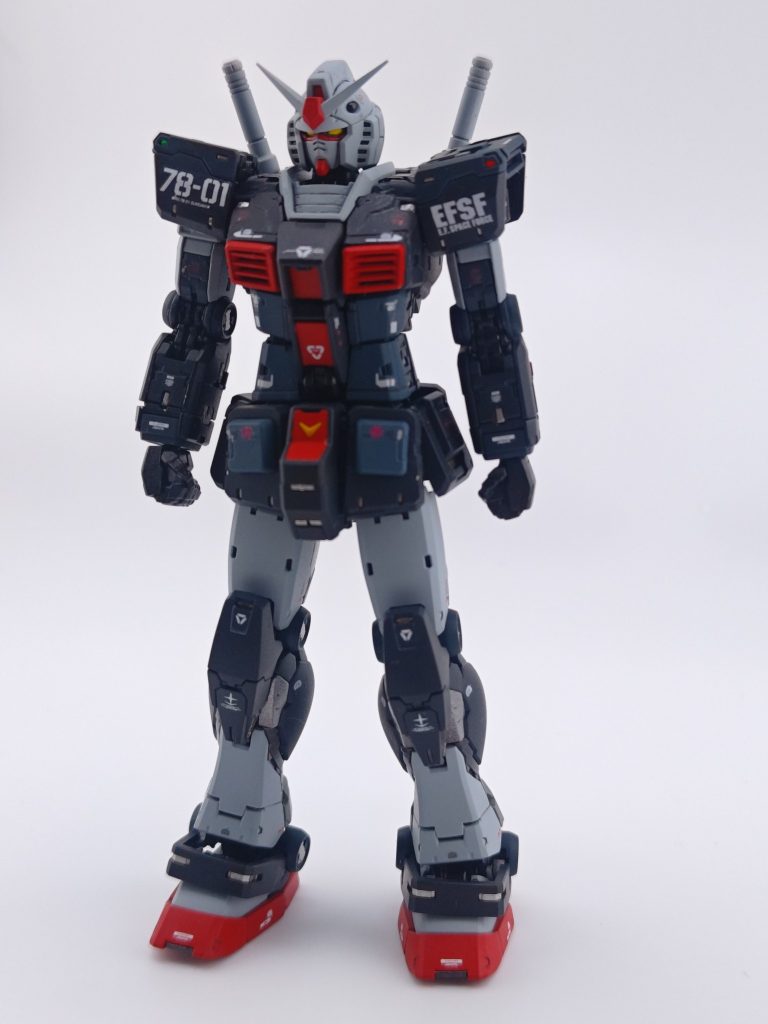続いて外装をつけたバージョンで元々はガンダム高機動型かっこええな！と作ったんですが、これ2.0につけたらもっといいんじゃ…？と思いついてしまったがためにこちらもプロトタイプカラーで塗装することになりました出来上がると満足のいく仕上がりになりましたが、パーツが多い！