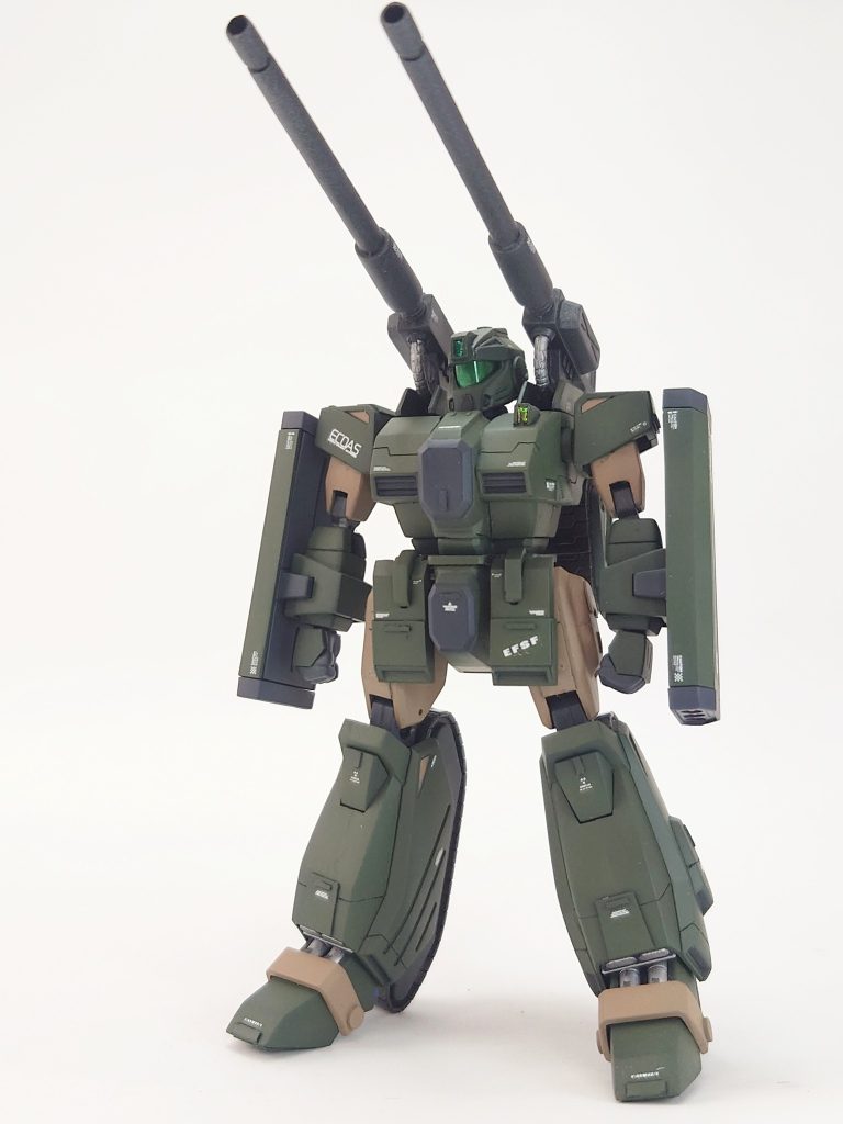寸詰まり感が強かったので腰と太腿とフロントアーマーを延長😁イイ感じのスタイルになったかと🎵顔にはプラ板で顎も追加してみました✋