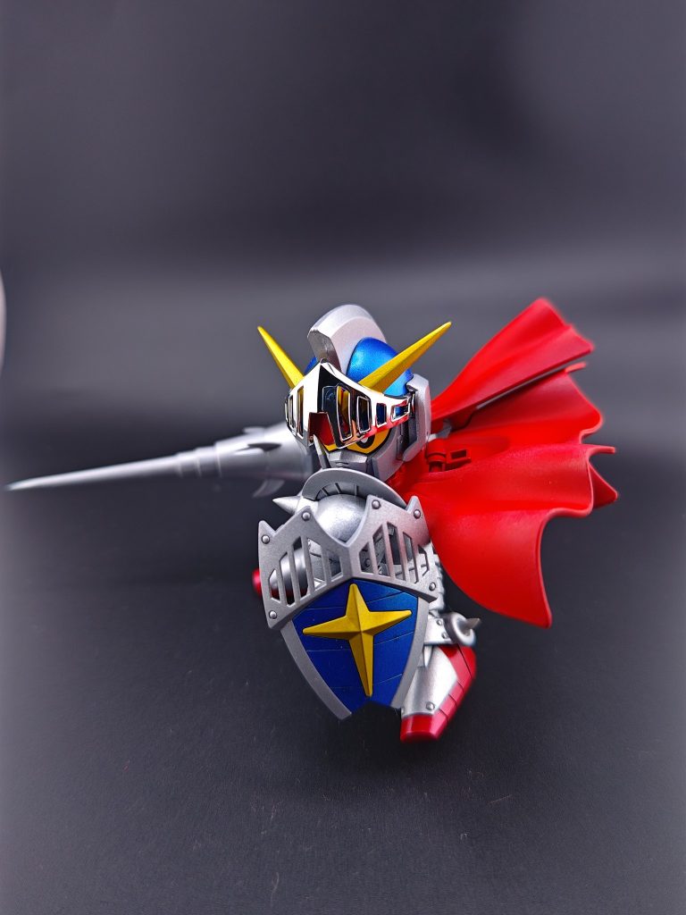 塗装はメタリックで統一しましたシルバーメタリックブルーメタリックレッドスーパーファインゴールドですマントのみモンザレッドでつや消しに
