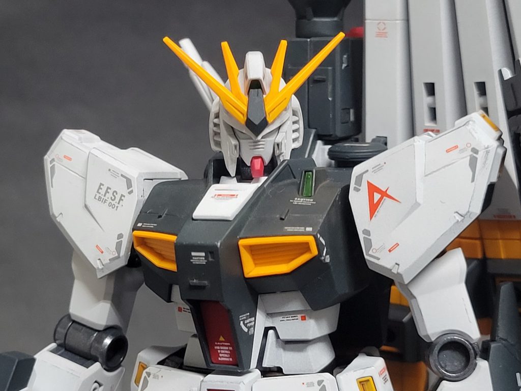 EG 1/144 RX-93 νガンダム