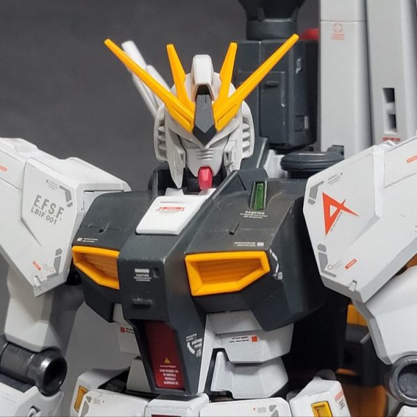 EG 1/144 RX-93 νガンダム