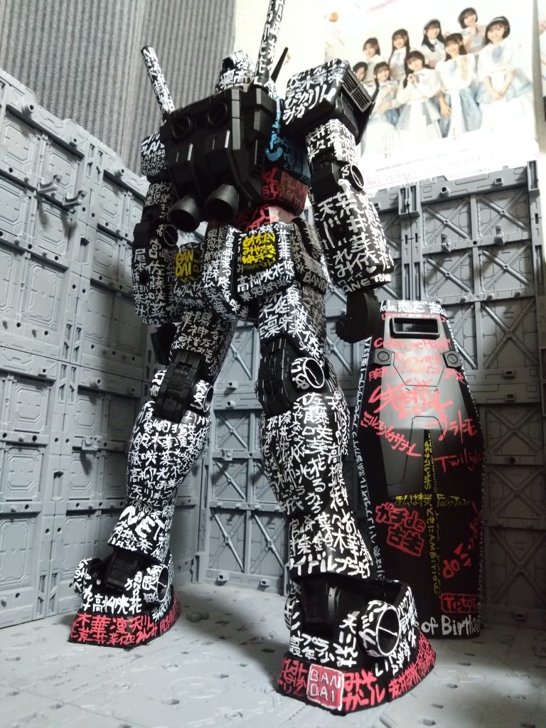 バックショット。初めてポスカを使った塗装でした。ましてやペンで書くとは…たまには違う技法も楽しいですよね♪LINKL PLANETを応援するようになってからいろんなプラモデルの楽しみ方が増えました!そんな彼女達の東名阪ツアーが今週末からはじまります!気になる方はきてみてはいかがです(*´ェ`*)?