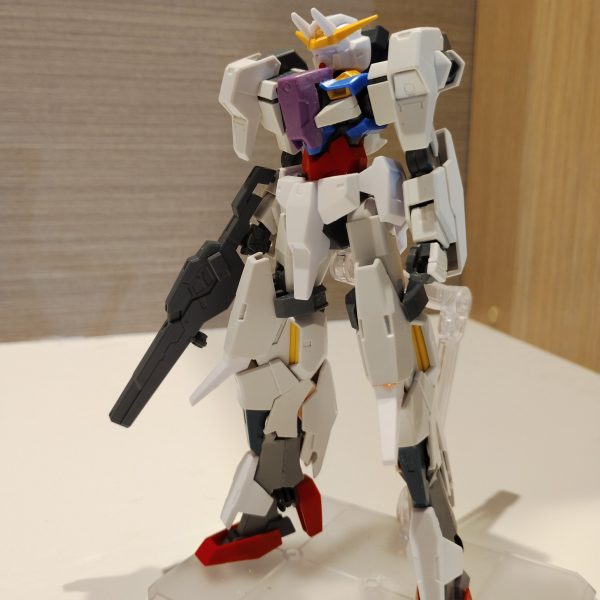 現在進行形で、HGラファエルガンダムとセラヴィーⅡを制作しております!完成までまだ時間は掛かりますが、温かい目で見守って下さい~ラファエルガンダムは元々『ガシリーズ』のデザインを組んでた機体ですが、個人的にそこは変えたいと思い、HGプルトーネをベースにラファエルガンダムやクアンタの部品を切り貼りして、ラファエルガンダムらしいシルエットを確保しました~ セラヴィーⅡは、元々ラファエルガンダムに付属していた未変形の物を切り貼りし、セラヴィーの関節を移植、またプラ板等で可動カ所の関節を新造していますまた、変形と合体、更にはGNビックキャノンへの分離も再現すべく頑張って創意制作中です!(2枚目)