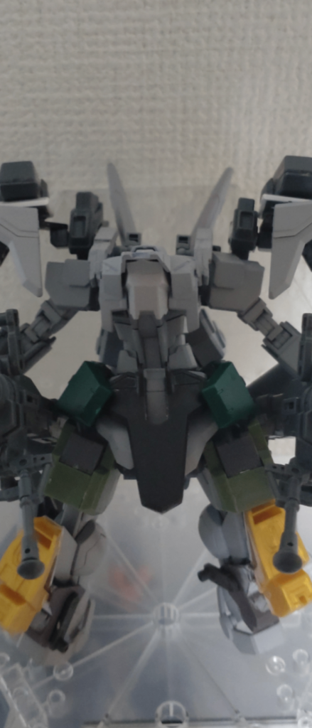 以前作ったいずれコアになる予定になるイグニスガンダムの外装パーツ作ってます。