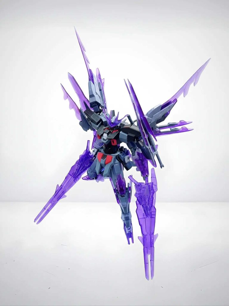 All weapons and accessories are taken from Transient Gundam Glacier and combined with original concepts to establish Dark Glacier's own identity.