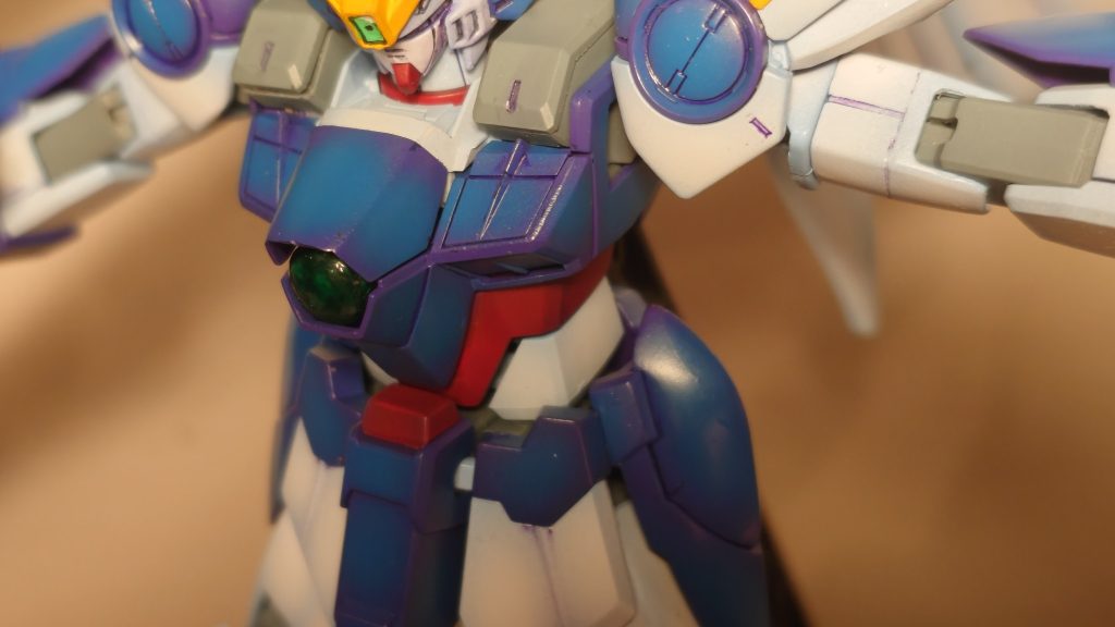 青は紫から立ち上げ、スミ入れも紫を使ってます。全体的に青味を効かせたイメージです。