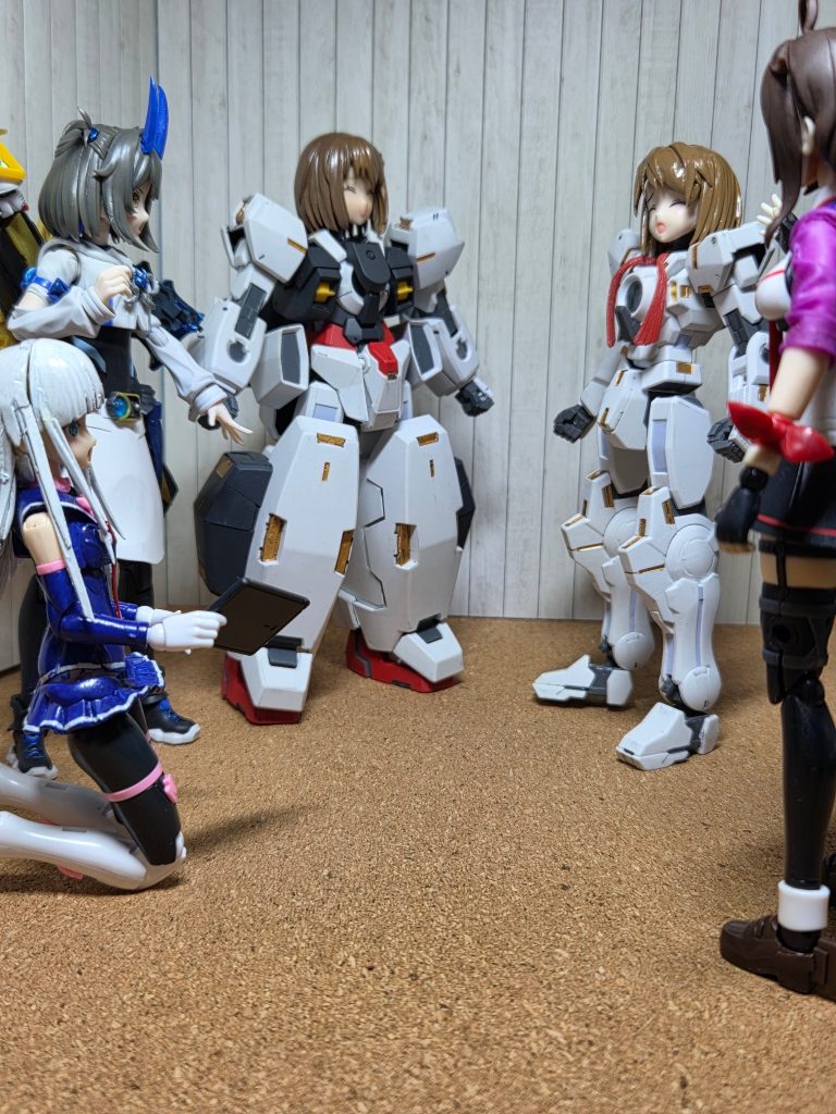 　　　　　　　中の人「中の人(なかのひと)」とは、着ぐるみやキャラクター、バーチャルYouTuberなどを実際に演じている人や、企業の裏方運営者を指す言葉なのは御存知ですよね。声優さんに俳優さん、スーツアクターさんやVTuberの魂にSNSの運営担当者元々は、着ぐるみの中に「人」が入っている状態を指すネットスラングでした。キャラクターの夢を壊さないように「中の人などいない！」と、冗談まじりに言う表現としても使われてきました。&nbsp;&nbsp;雪『なかのひとがでたなんて、言葉もある☝️』(演:ﾕｷｶｾﾞｶｲﾆ)み『外の人もね🎶』(演:ｸﾞﾝｼﾝ ﾆｼｽﾞﾐ ﾄﾞﾉ)イ『なかのひとなどいないと、言うフォローは絶対に必要💗』(演:ｲｵﾅ)時『中の人の起源は漫画家の吉田戦車先生の4コマ漫画「伝染るんです。」「ゴッドボンボン」に登場するセリフらしいネ🙏』(演:ｼｸﾞﾚｶｲｻﾝ)転『「かっぱ君」👇と「かわうそ君」👇』(演:ﾌﾗﾝ&ｼｼｮｳ)