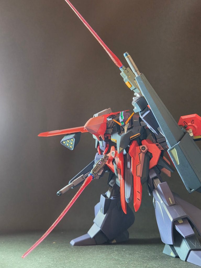コノ子は、サイコ G Mk-Ⅱやガンダム Mk-Ⅴの様な悪者ガンダム顔をしています🤤💗だが❗其処が堪らない☁️😇⛅&nbsp;何時も通りに蛇足ウェポンも用意しました🐍👣🔫ハンドガンにはサーベル機能も⚔️空戦用にウイングには 6 連装ミサイルポッドも懸架しましょう🚀× 6　&nbsp;因みにハンドガンは30MM ガルドノヴァミサイルポッドはHG イフリート・ナハトの余剰パーツを使用です😤コレで、えすでぃぢーずも果たせました😆👍✨