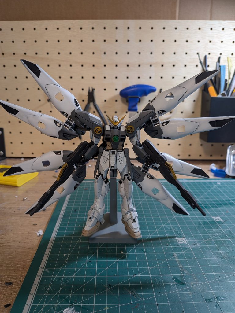 ウイング全展開ですこのウイングかなり無理矢理付けてるのでボロボロ取れてこれだけで30分かかりました…存在感だけは凄いです
