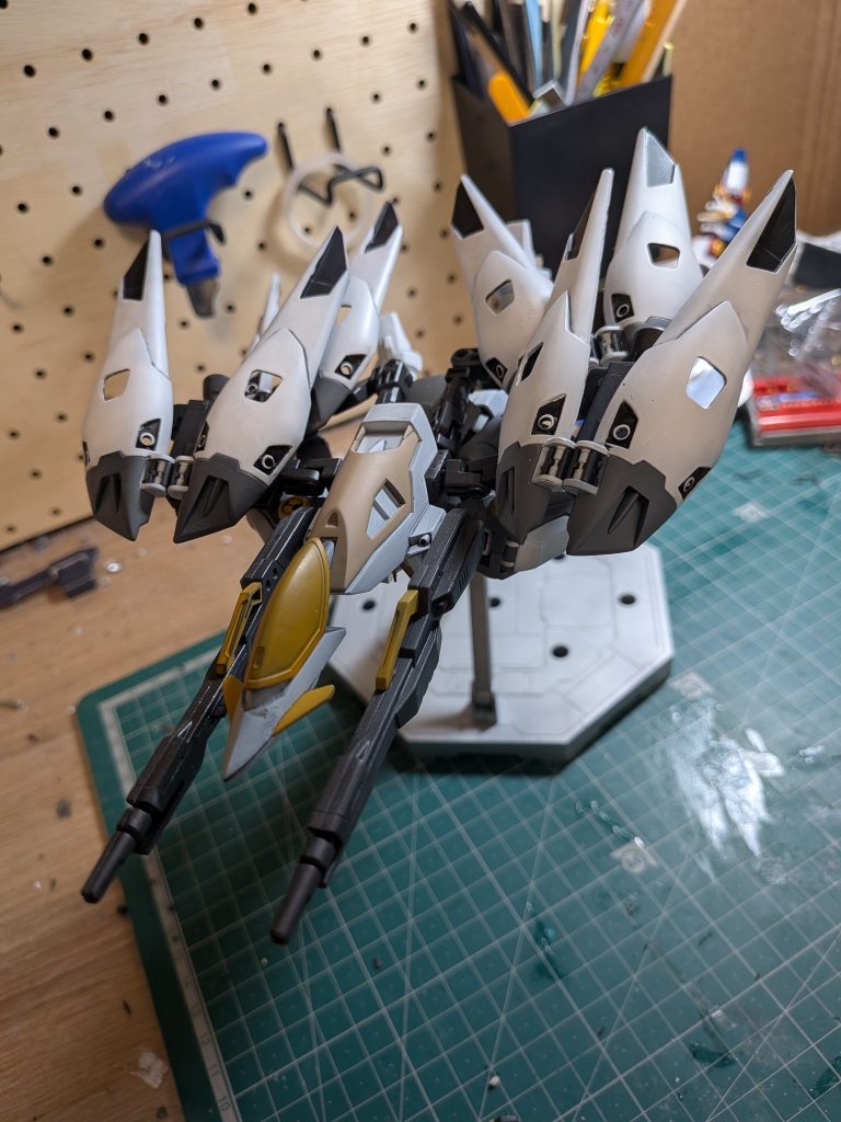 ネオバード形態ですめっちゃかっこ良いのでお気に入りですね変形は凄く大変でした