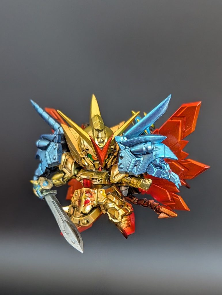 ナイトガンダムシリーズで一番好きなキャラクターガイアの金色を数色混ぜて丁度良い金色を作りました。