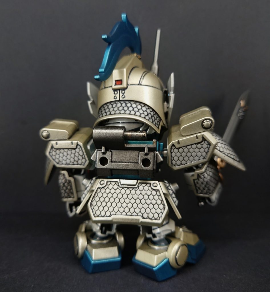 感想まとめ…今回は真版のキットを製作、四神機甲戦車が着いてない方を買ったので公孫瓚単体です。前回はかなり改造したりラジバンダリーだったのでサクッと作ろうと思いスプレー塗装メインで塗り分けも最大3箇所と変なアレンジも加えて無いです。EZ-8といえば白ではなくベージュっぽい機体なのでシャンパンゴールドで表現してみました。鱗の部分はシルバー(C)で塗り分けてます。塗装前は全部白です。ですのでかなりEZ-8らしくなった気がします。真版キットのコミックワールド(アニメ準拠)しか存在せず、ボクの中での正統編(プラモ準拠)コミックは存在しないので単行本コミックをコミックワールドとの整合性を取りつつifストーリーで綴ってみました。(単行本では袁紹に滅ぼされてしまいますが、コミックワールドでは曹操に負ける設定)ムフフな所にも気づいて頂けたら幸いです。また随時製作済みキットも要約スタイルで再編集してます。コミックの内容を丸々使用するスタイルは、規約違反等になる可能性があるので、回避する為の処置です。それではまた👋